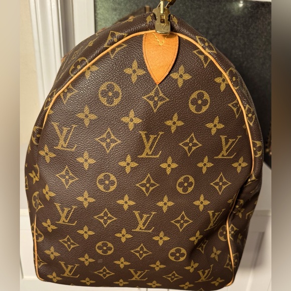 Large Louis Vuitton keepall.❤️With COA, GREAT Condition. 1 callout (see picture) - Picture 4 of 13